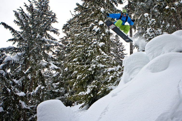 Auch Ride Greener Ambassador Sten Smola und Martin Seiler vertrauen auf die Performance des Völkl Eco Snowboards Soul Surfer! Photo: Raffi Schmid