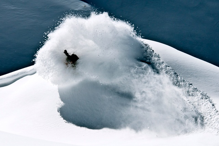 Drowning in Pow! Location Meringen-Hasliberg. © Zimtstern by Howzee