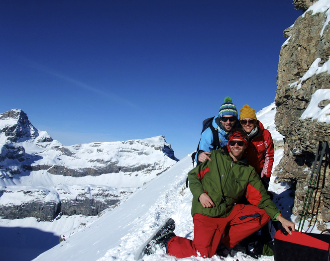 Jan, Alex, Lea beim Sikdepot unterhalb des Gipfels